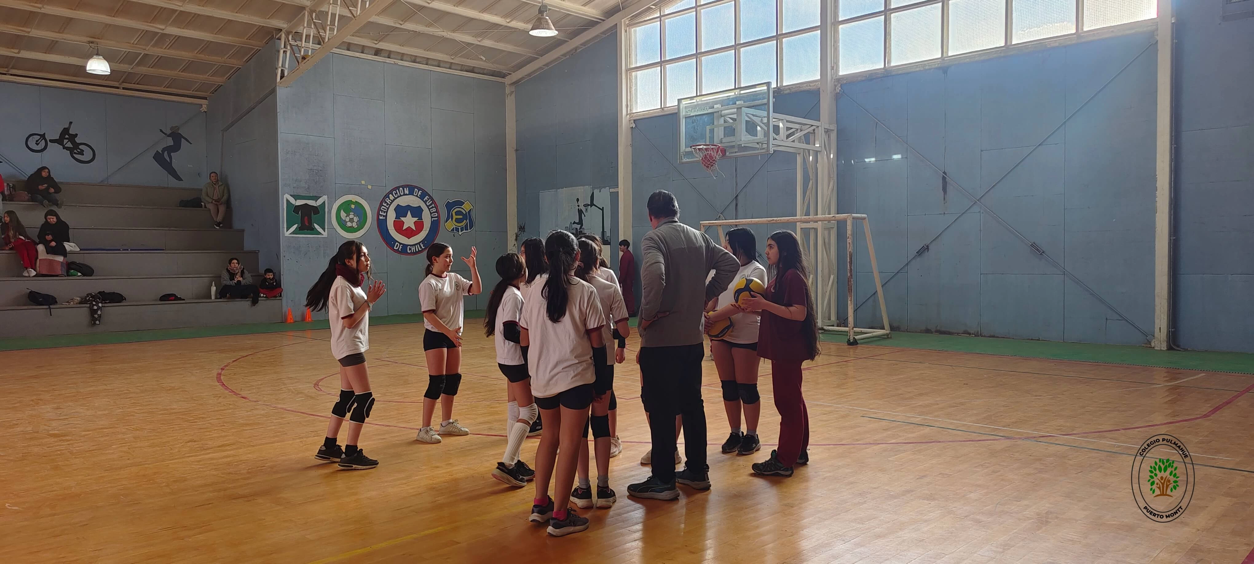 Imagen de la noticia: ¡Gran encuentro deportivo de nuestra Selección Mini de Voleibol Damas!