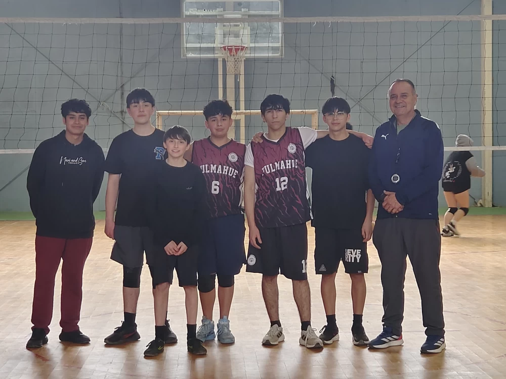¡Poder y destreza en la cancha! La selección masculina de enseñanza media lo dio todo ante el Colegio Chileno Americano